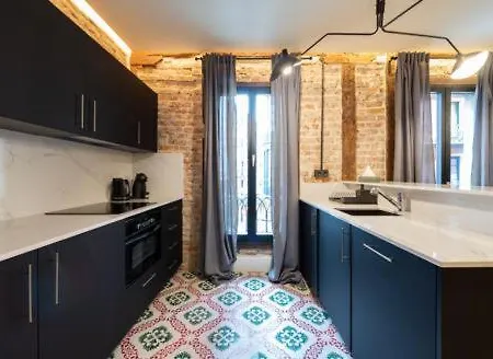 Santiago By Staynnapartments * ビルバオ